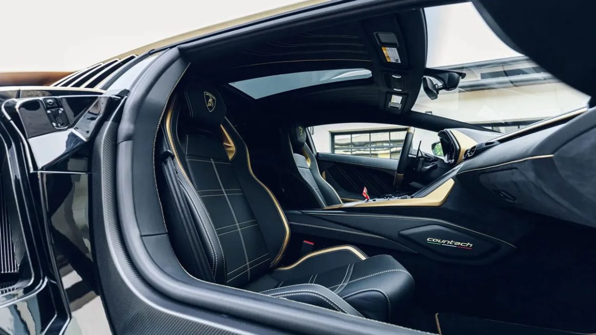2022 Lamborghini Countach
