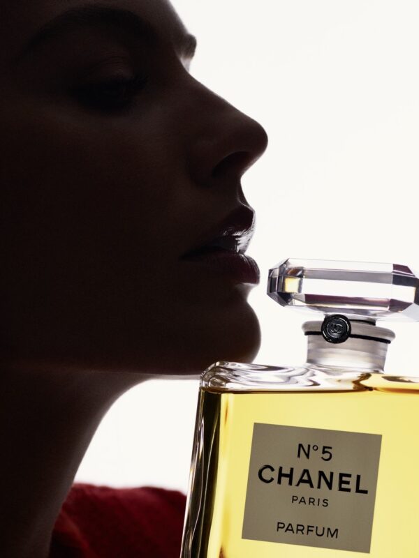 Chanel Welcomes Margot Robbie as the New Face of No. 5