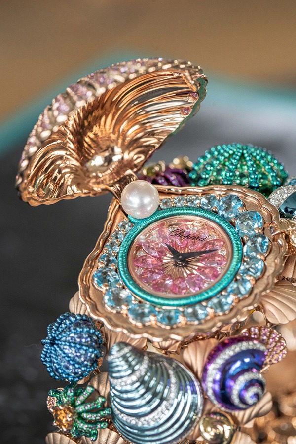 Chopard's Red Carpet Collection one-of-a-kind creation inspired by the ecosystem
Chopard