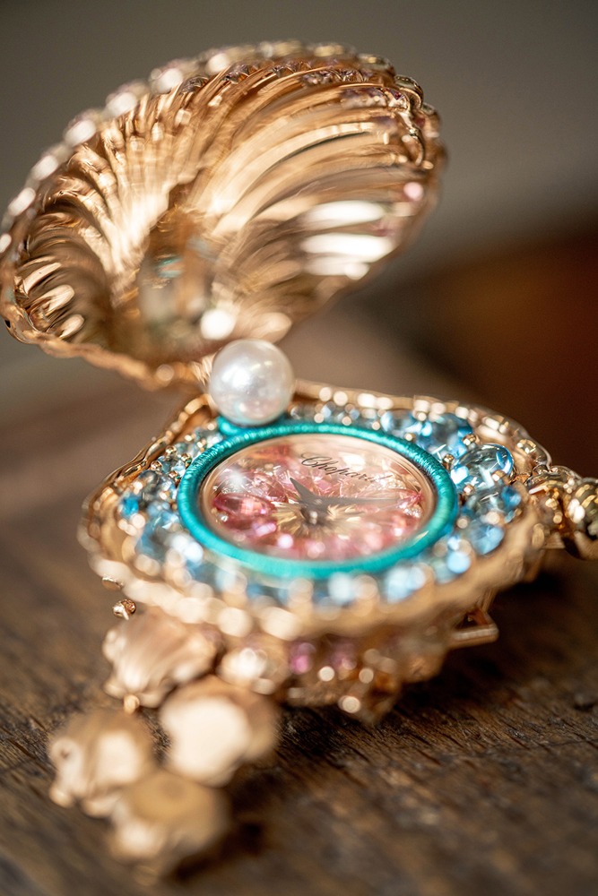 Chopard's Red Carpet Collection one-of-a-kind creation inspired by the ecosystem
Chopard