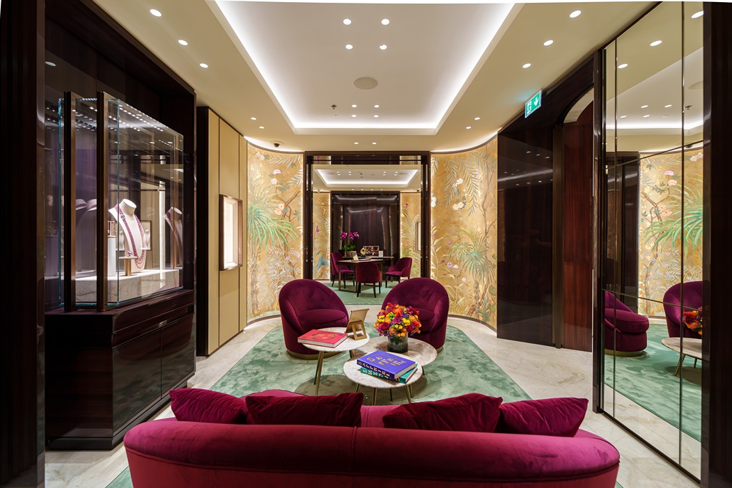 Chopard Newly reopened boutique at The Dubai Mall with Bella Hadid