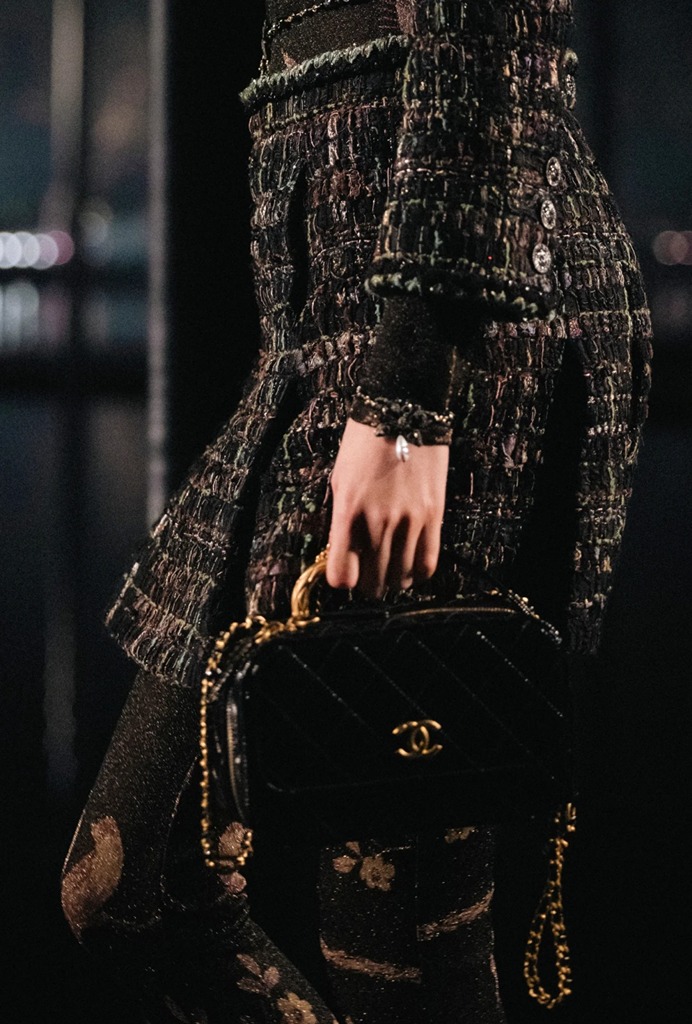 Chanel 2024/25 Métiers d’art Show at West Lake, Hangzhou